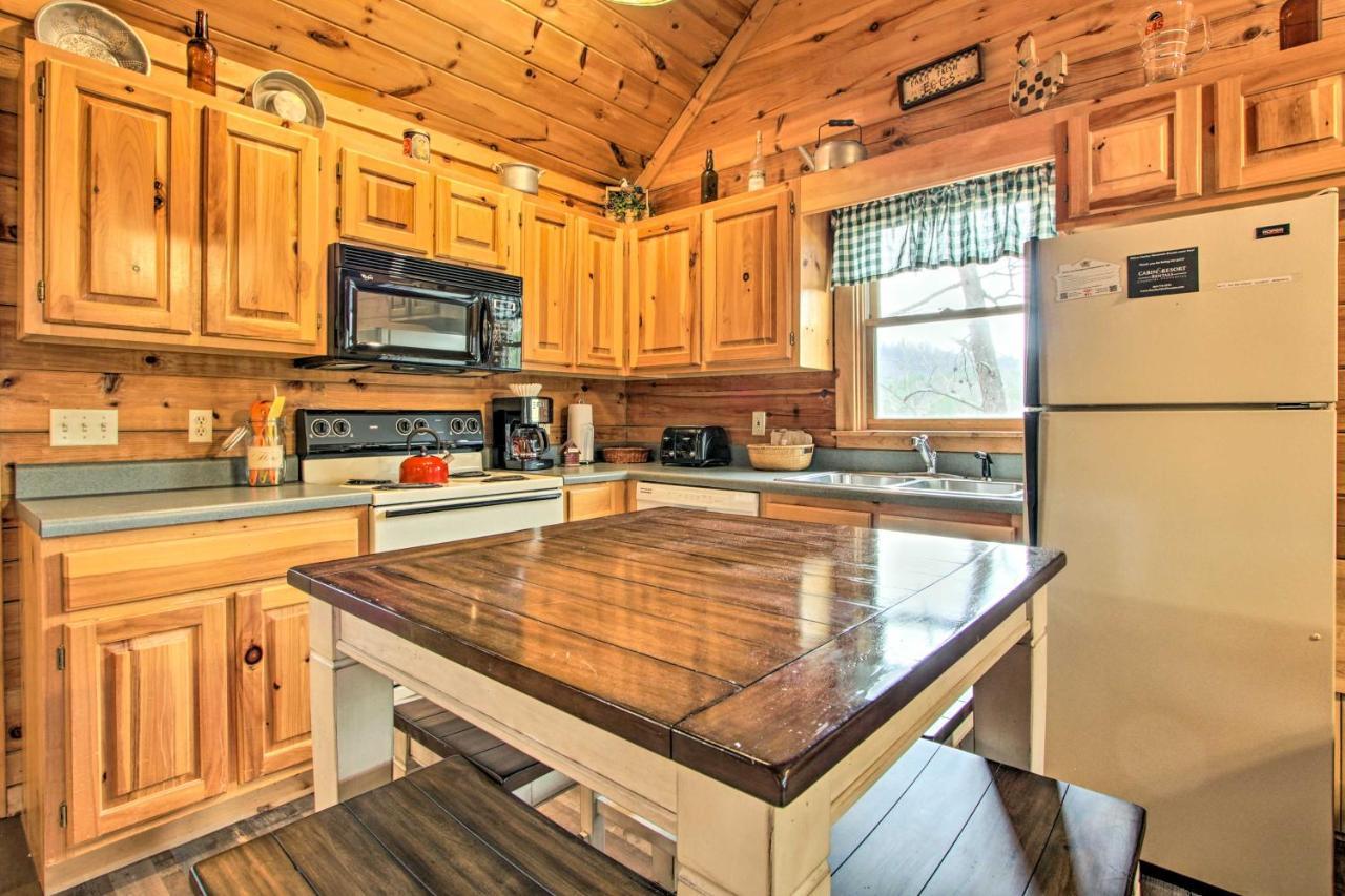 Pigeon Forge Cabin With Hot Tub And Mountain Views! ภายนอก รูปภาพ